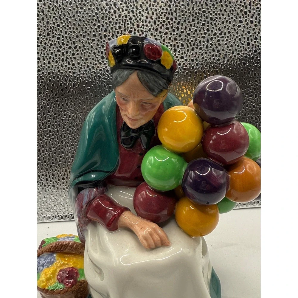 Royal Doulton The Old Balloon‎ Seller HN 1315 Figurine England